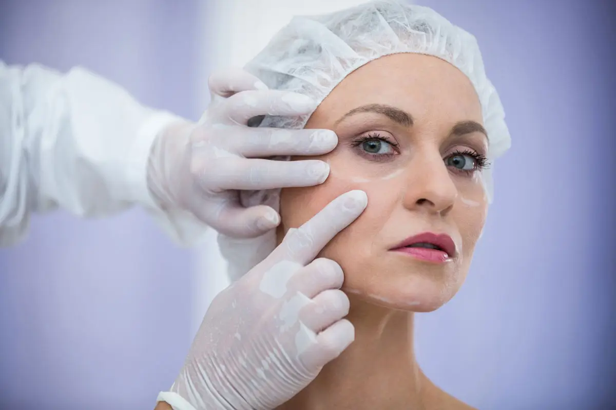 Visita Chirurgia Estetica: Perché è Importante Incontrare il Chirurgo di Persona